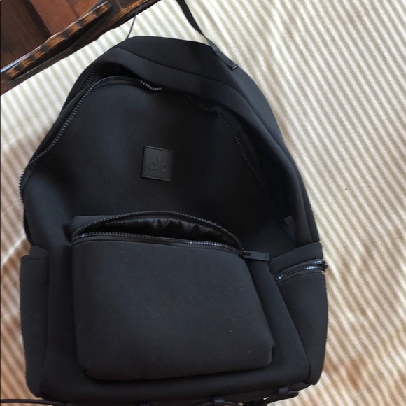 alo stow backpack